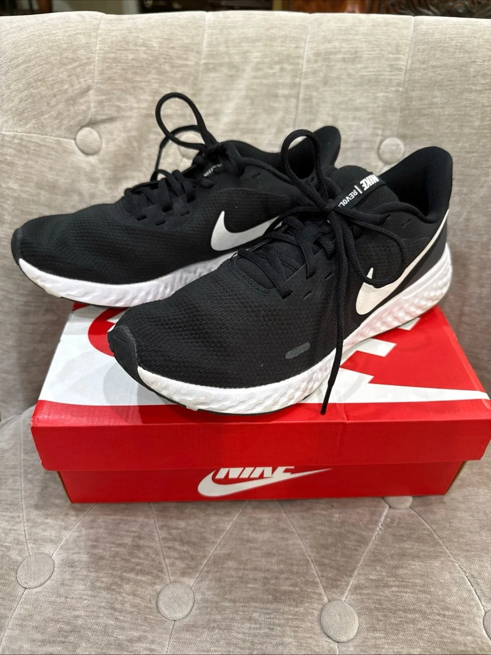Nike Revolution 5 Anthracite Women's US Size 10 BQ3207-002